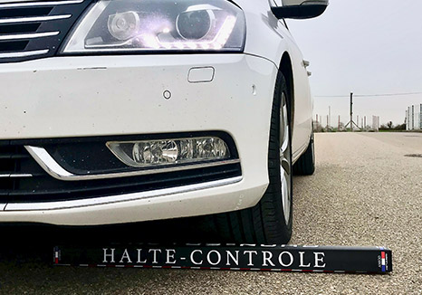 Herse manuelle crevaison pneus voiture